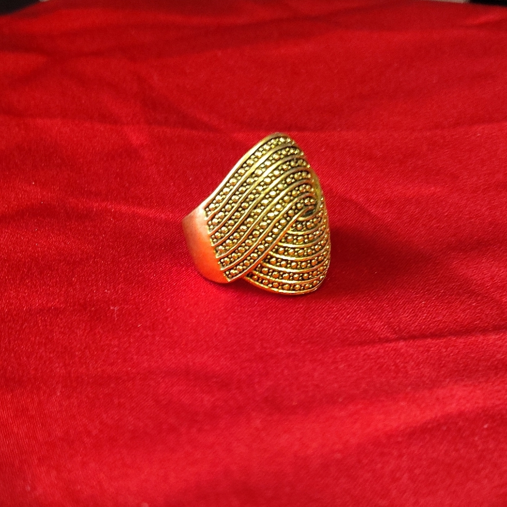 Gold Textured Women's Ring